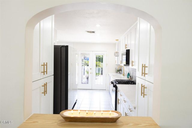 1902 N Pass Avenue, Burbank, CA 91505