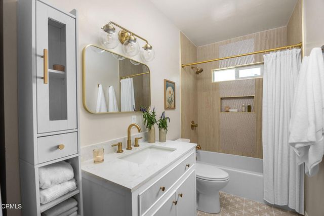 1902 N Pass Avenue, Burbank, CA 91505