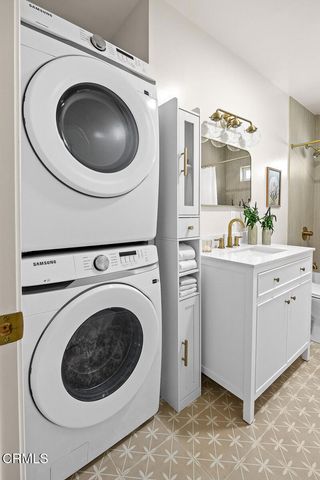 1902 N Pass Avenue, Burbank, CA 91505