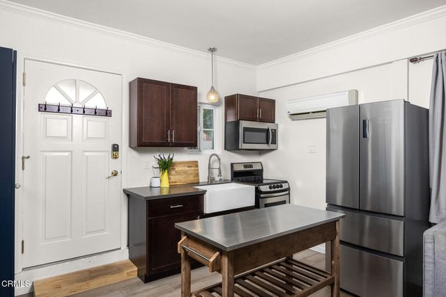 1902 N Pass Avenue, Burbank, CA 91505