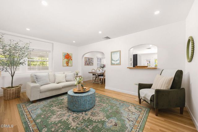 1902 N Pass Avenue, Burbank, CA 91505