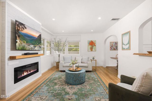 1902 N Pass Avenue, Burbank, CA 91505