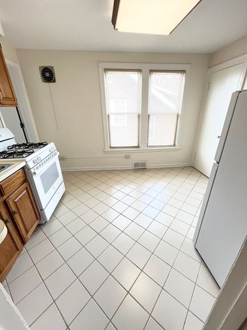 1310 Wilmette Avenue 2E, Wilmette, IL 60091