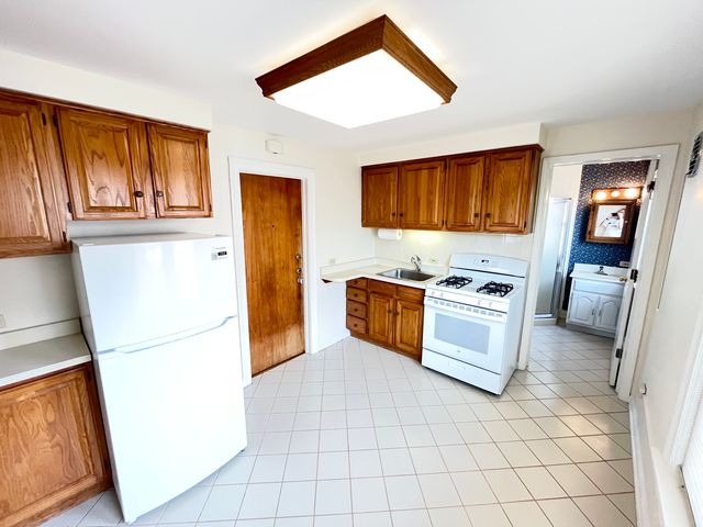 1310 Wilmette Avenue 2E, Wilmette, IL 60091