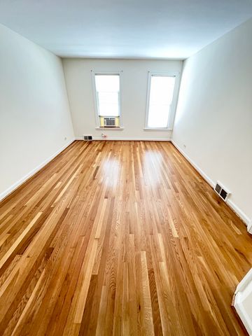 1310 Wilmette Avenue 2E, Wilmette, IL 60091