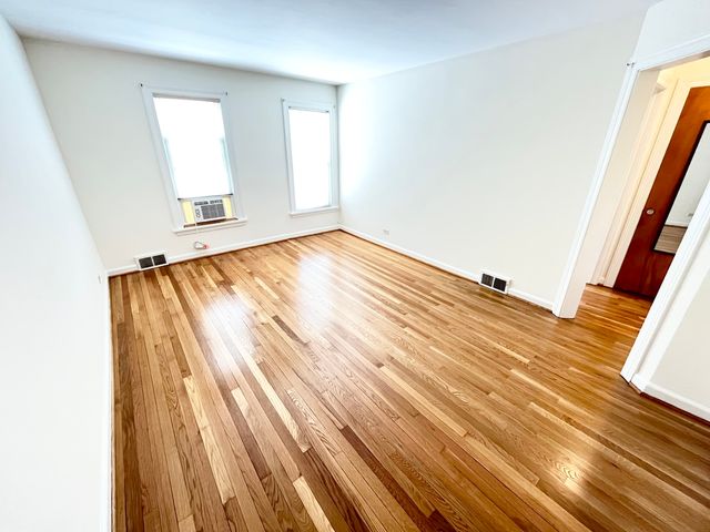 1310 Wilmette Avenue 2E, Wilmette, IL 60091