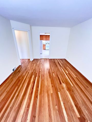1310 Wilmette Avenue 2E, Wilmette, IL 60091