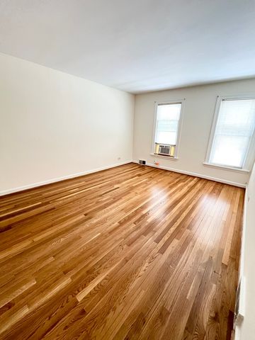 1310 Wilmette Avenue 2E, Wilmette, IL 60091