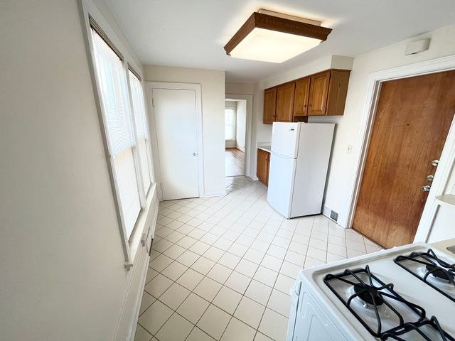 1310 Wilmette Avenue 2E, Wilmette, IL 60091