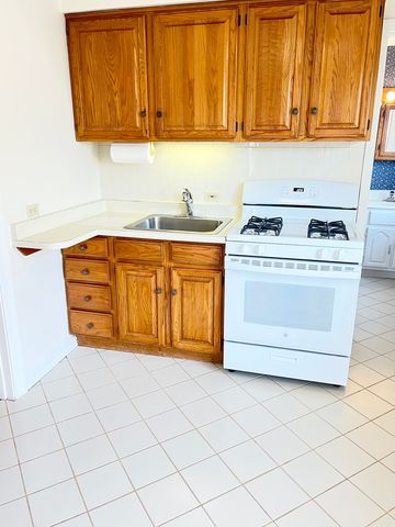 1310 Wilmette Avenue 2E, Wilmette, IL 60091