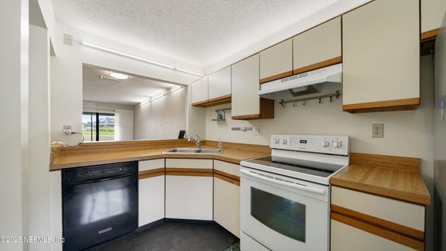 7701 BAYMEADOWS Circle W, 1026, Jacksonville, FL 32256