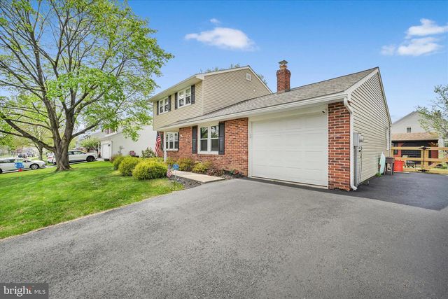 740 WISTERIA AVE, Reading, PA 19606