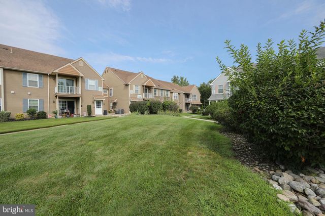 1011-B SCOTSWOOD CT, Mount Laurel, NJ 08054