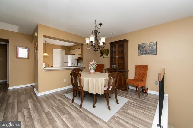 1011-B SCOTSWOOD CT, Mount Laurel, NJ 08054