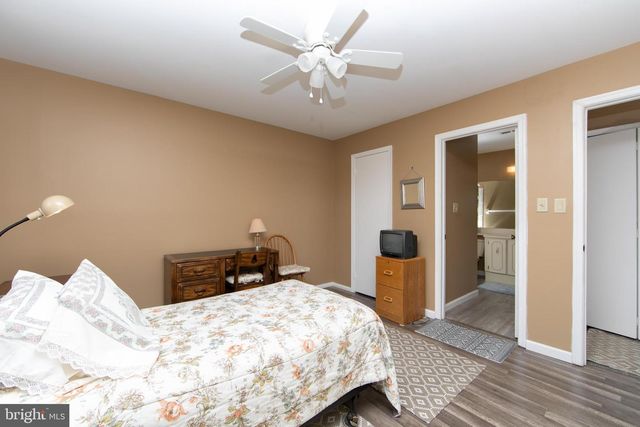 1011-B SCOTSWOOD CT, Mount Laurel, NJ 08054