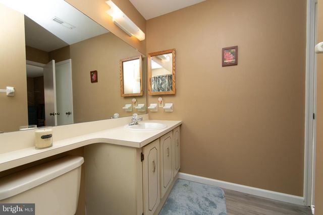 1011-B SCOTSWOOD CT, Mount Laurel, NJ 08054