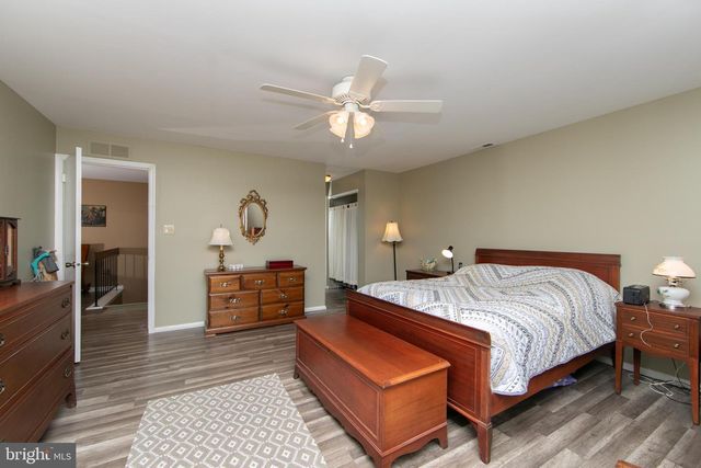 1011-B SCOTSWOOD CT, Mount Laurel, NJ 08054