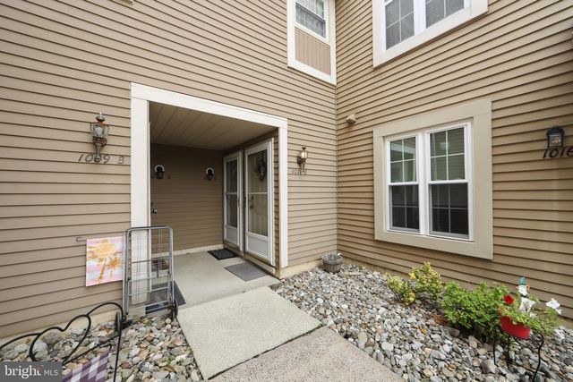 1011-B SCOTSWOOD CT, Mount Laurel, NJ 08054