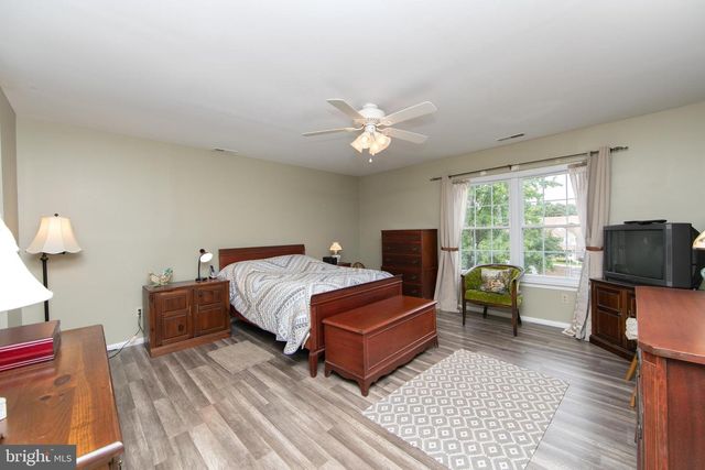 1011-B SCOTSWOOD CT, Mount Laurel, NJ 08054