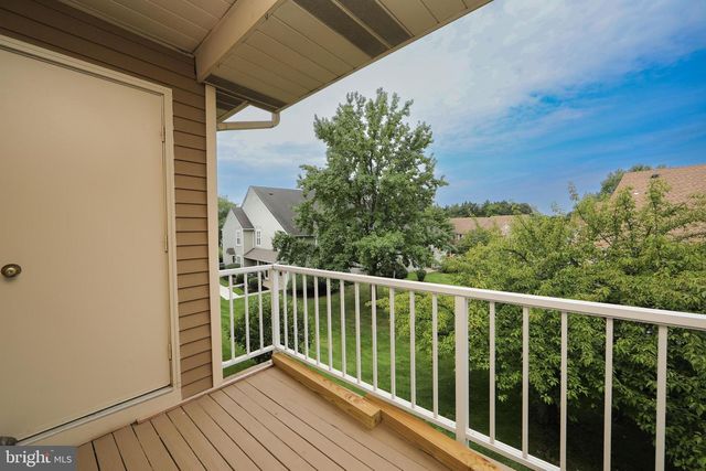 1011-B SCOTSWOOD CT, Mount Laurel, NJ 08054