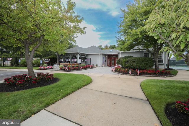 1011-B SCOTSWOOD CT, Mount Laurel, NJ 08054