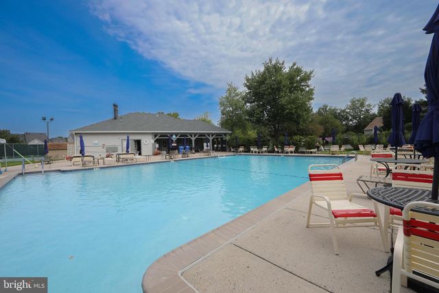 1011-B SCOTSWOOD CT, Mount Laurel, NJ 08054