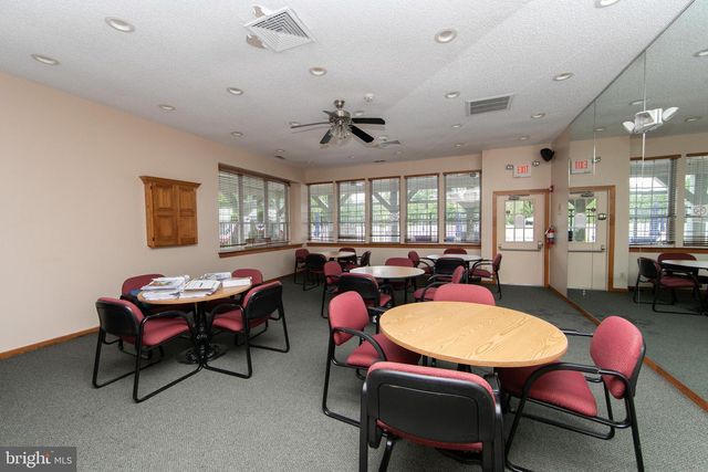 1011-B SCOTSWOOD CT, Mount Laurel, NJ 08054