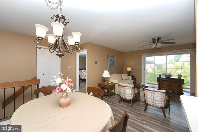 1011-B SCOTSWOOD CT, Mount Laurel, NJ 08054