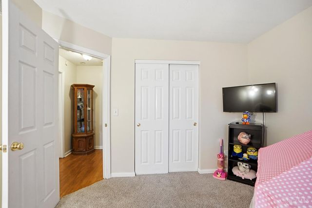 845 Village Green Parkway, Hamilton Twp, OH 45039