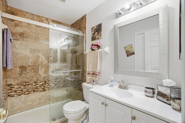 845 Village Green Parkway, Hamilton Twp, OH 45039