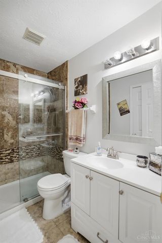 845 Village Green Parkway, Hamilton Twp, OH 45039