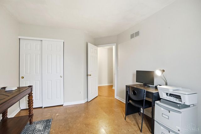 845 Village Green Parkway, Hamilton Twp, OH 45039