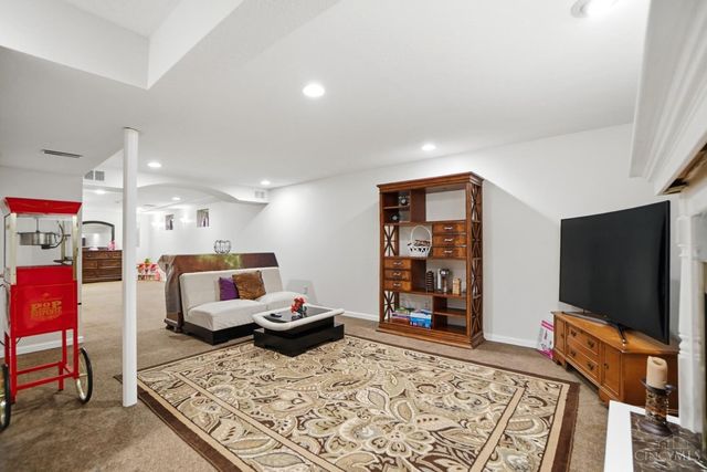 845 Village Green Parkway, Hamilton Twp, OH 45039