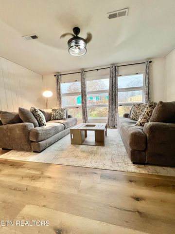 4511 Fawnie Lane, Knoxville, TN 37918