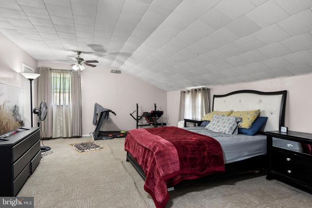 318 HIALEAH DR, Cherry Hill, NJ 08002