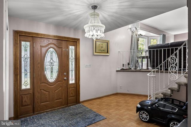 318 HIALEAH DR, Cherry Hill, NJ 08002