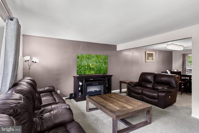 318 HIALEAH DR, Cherry Hill, NJ 08002