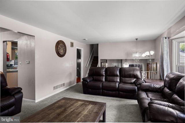 318 HIALEAH DR, Cherry Hill, NJ 08002