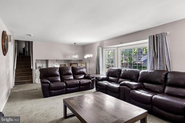 318 HIALEAH DR, Cherry Hill, NJ 08002