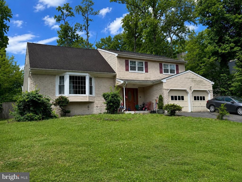 318 HIALEAH DR, Cherry Hill, NJ 08002