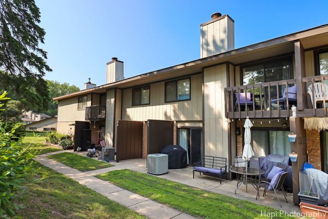 85 Woodhills Bay Road 85, Fox Lake, IL 60020