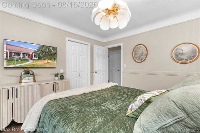 22451 Bayview Drive, St. Clair Shores, MI 48081