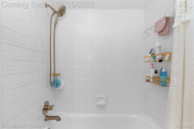 22451 Bayview Drive, St. Clair Shores, MI 48081