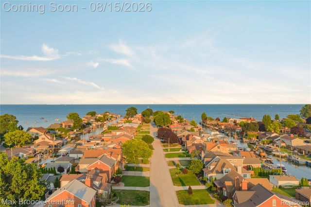 22451 Bayview Drive, St. Clair Shores, MI 48081