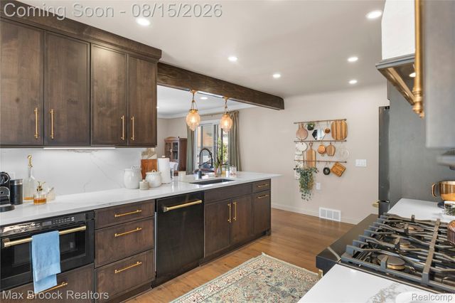 22451 Bayview Drive, St. Clair Shores, MI 48081