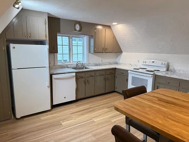 60 Redington St 2, Swampscott, MA 01907