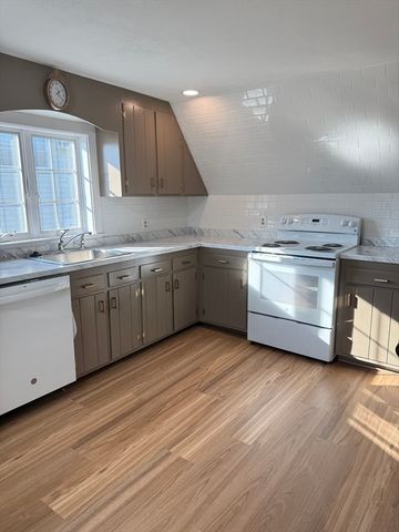 60 Redington St 2, Swampscott, MA 01907