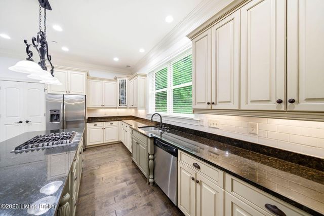 8500 Harrods Bridge Way 101, Prospect, KY 40059
