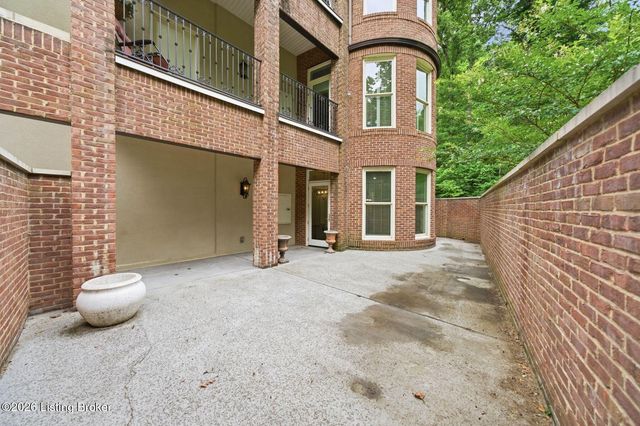 8500 Harrods Bridge Way 101, Prospect, KY 40059