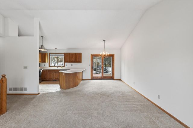 4076 States Avenue, Eagan, MN 55123